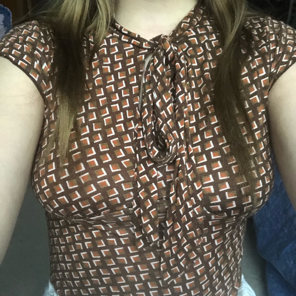 Tight short sleeve 70s style